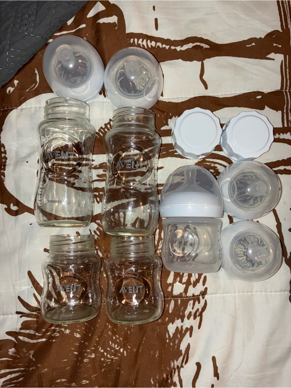 Philips Avent Clear Glass Baby Bottles with White Nipples and Caps